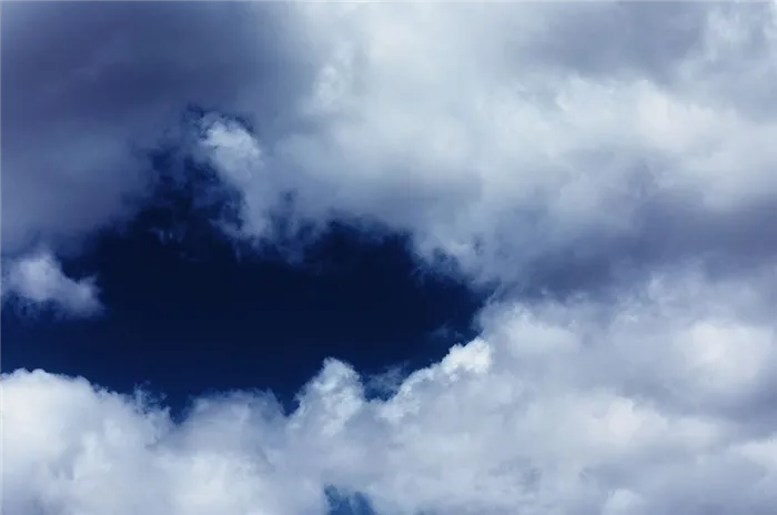 Фотография белых облаков на голубом небе с контрастной матрицей, рамка для отбора проб без пыли