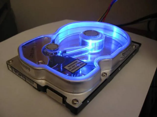 Что можно сделать из старых жестких дисков?
