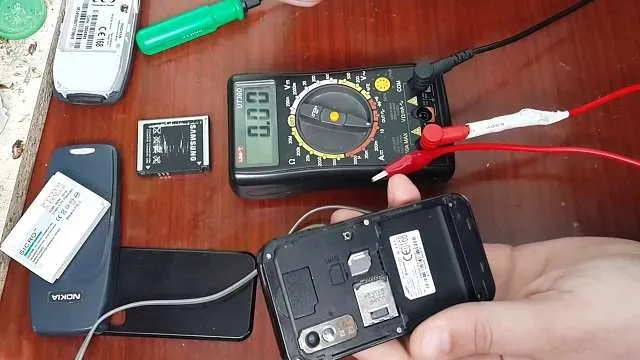 Проверка батареи с помощью мультиметра