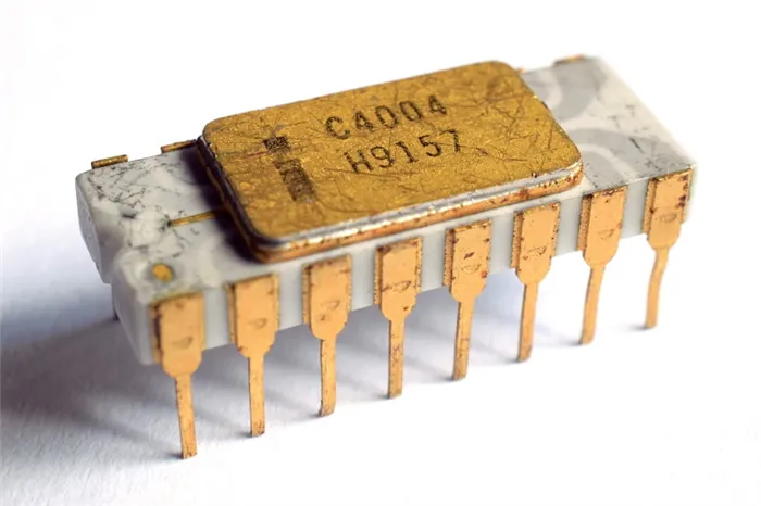 Первые процессоры Intel
