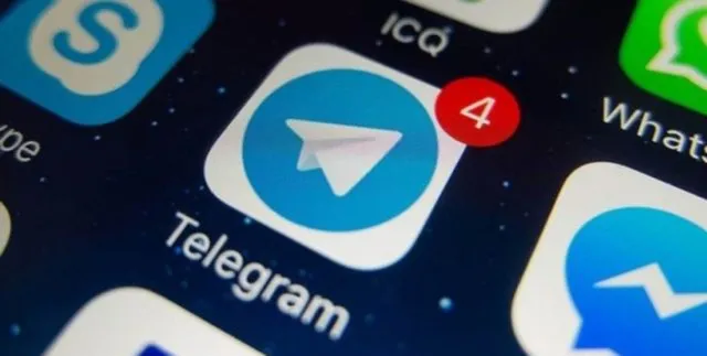 Уведомление о ярлыке Telegram на экране смартфона