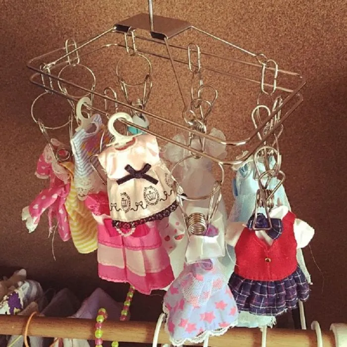 Вешалка для одежды кукол