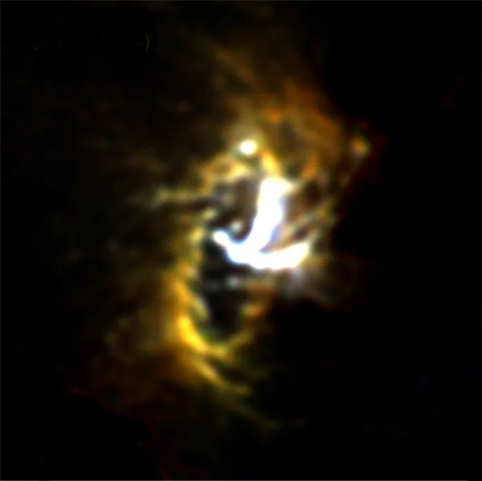 Газ падающий в наш галактический центр (ИК-изображение)